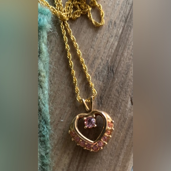 Pretty Pink 🌸 Necklace - Picture 3 of 5